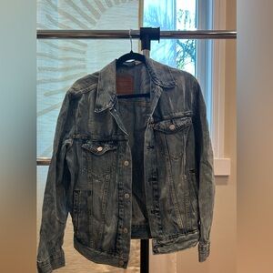 Men’s Levis jacket size M